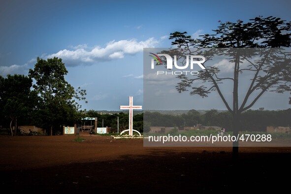 Christian worship in the city of Dano, the inhabitants are divided between Catholics and Muslims in a peaceful coexistence
"The land of hon...