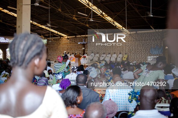 Christian worship in the city of Dano, the inhabitants are divided between Catholics and Muslims in a peaceful coexistence
"The land of hon...