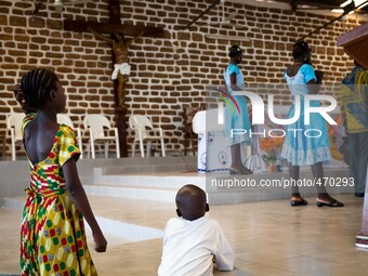 Christian worship in the city of Dano, the inhabitants are divided between Catholics and Muslims in a peaceful coexistence
"The land of hon...