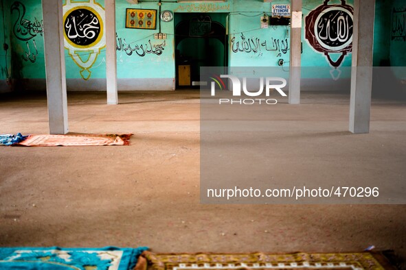 Muslim cult in the city of Dano, the inhabitants are divided between Catholics and Muslims in a peaceful coexistence
"The land of honest ma...