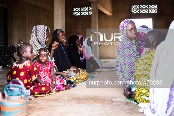 Muslim cult in the city of Dano, the inhabitants are divided between Catholics and Muslims in a peaceful coexistence
"The land of honest ma...