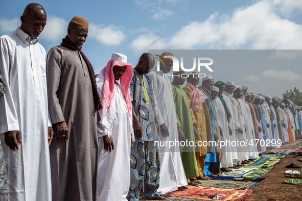 Muslim cult in the city of Dano, the inhabitants are divided between Catholics and Muslims in a peaceful coexistence
"The land of honest ma...