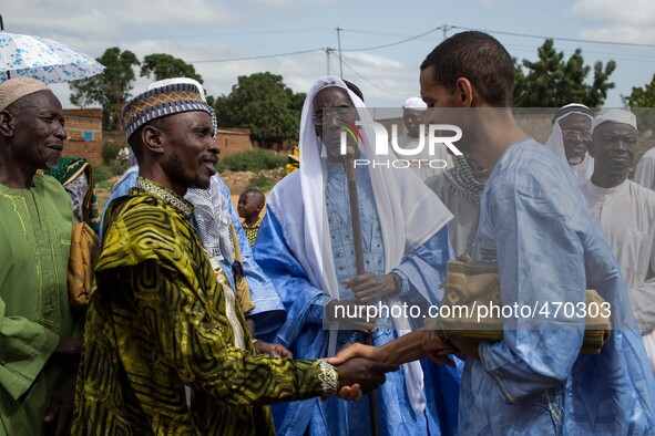 Muslim cult in the city of Dano, the inhabitants are divided between Catholics and Muslims in a peaceful coexistence
"The land of honest ma...