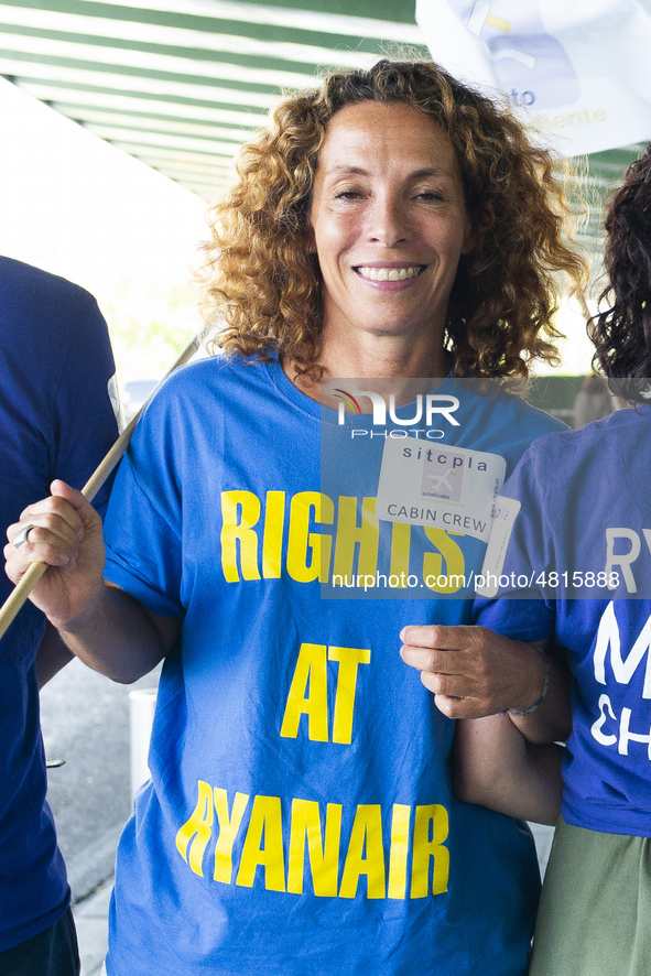 Ryanair cabin crew workers during a protest held on occasion of the strike held by cabin crew workers of the Irish airline at Adolfo Suarez...