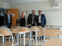 David Kimelfeld, President of the Lyon metropolitan area, visited Alain high school in Vénissieux and Jean Monnet high school in the 7th arr...