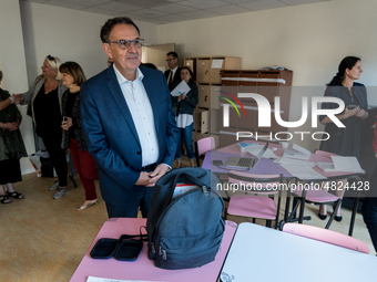 David Kimelfeld, President of the Lyon metropolitan area, visited Alain high school in Vénissieux and Jean Monnet high school in the 7th arr...