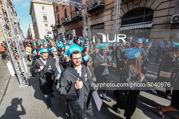 On the streets of Palermo, 550 graduates of the autumn session has marched. The graduation ceremony ended with the traditional "throwing of...