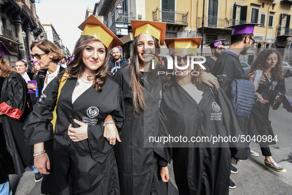 On the streets of Palermo, 550 graduates of the autumn session has marched. The graduation ceremony ended with the traditional "throwing of...