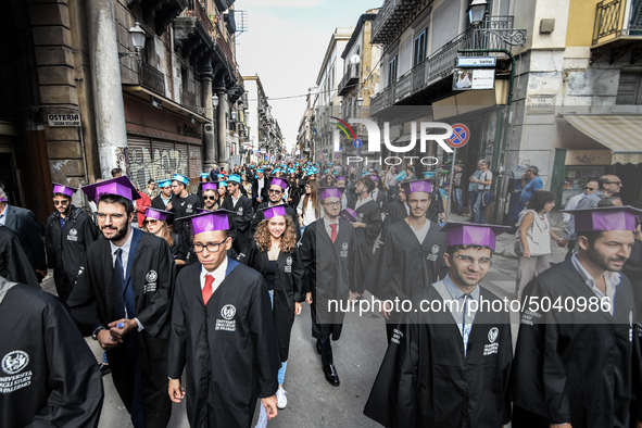 On the streets of Palermo, 550 graduates of the autumn session has marched. The graduation ceremony ended with the traditional "throwing of...