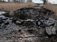 As we were heading for Krasnogorovka by the main road, we had a bad surpise. The day before, the pro-Russian dynamite the bridge trying to i...