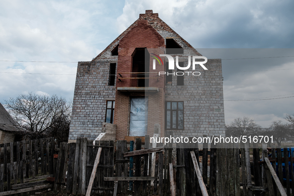 The Kovcheg protestant church who never been finish serve now as a shelter for the population of Krosnogorovka. On April 6 2015, we visit Kr...