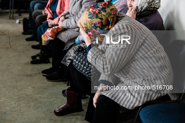 I saw severals old woman at the shelter, alone and often silently crying.
On April 6 2015, we visit Krasnogorovka. What we saw is the evide...