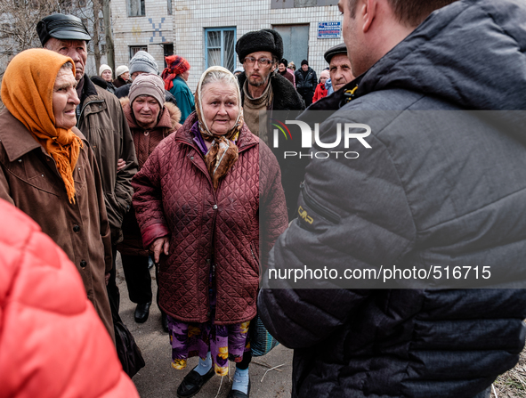 When they saw us, old people rush around us explaining their complaints and fears. Lot of them live on one meals per day since weeks now.
O...