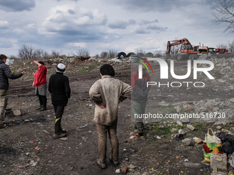 Workers of the city dump refuse to be interview.(
On April 6 2015, we visit Krasnogorovka. What we saw is the evident beginning of a seriou...