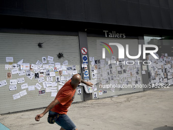 Employees from NISSAN and subcontractors fill a Renault dealership with signs and cut off the access motorway to Barcelona protest in Barcel...