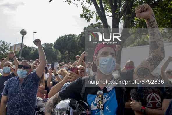 Employees from NISSAN and subcontractors fill a Renault dealership with signs and cut off the access motorway to Barcelona protest in Barcel...