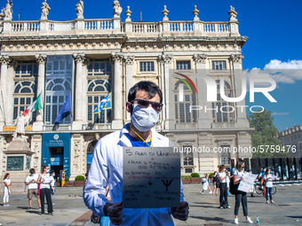 
Trainees in psychology protest in the city center to obtain recognition of the work done in hospitals during the COVID emergency and to gai...