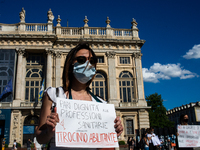 
Trainees in psychology protest in the city center to obtain recognition of the work done in hospitals during the COVID emergency and to gai...