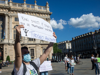 
Trainees in psychology protest in the city center to obtain recognition of the work done in hospitals during the COVID emergency and to gai...