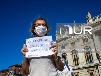 
Trainees in psychology protest in the city center to obtain recognition of the work done in hospitals during the COVID emergency and to gai...