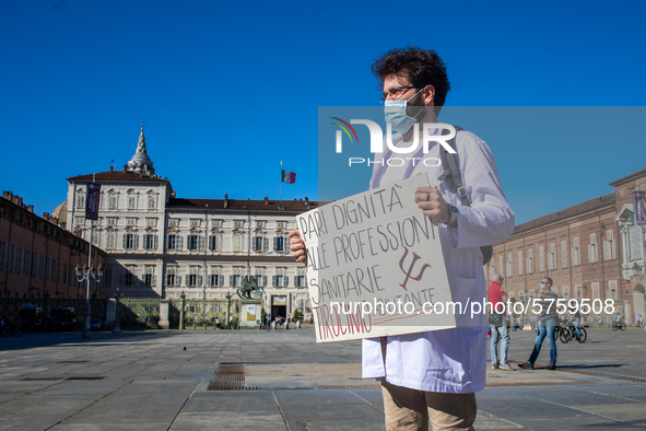 
Trainees in psychology protest in the city center to obtain recognition of the work done in hospitals during the COVID emergency and to gai...