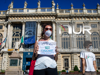 
Trainees in psychology protest in the city center to obtain recognition of the work done in hospitals during the COVID emergency and to gai...