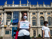 
Trainees in psychology protest in the city center to obtain recognition of the work done in hospitals during the COVID emergency and to gai...