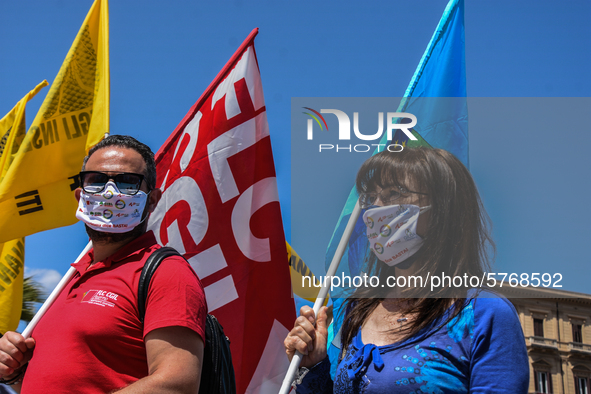 Members of the CGIL, CISL, UIL and GILDA unions, from the school sector, protested against the government of Giuseppe Conte in front of the...