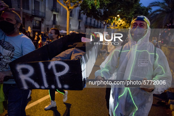 Workers and relatives of NISSAN and the multinational's subsidiary companies are protesting in the streets of Barcelona against the closure...