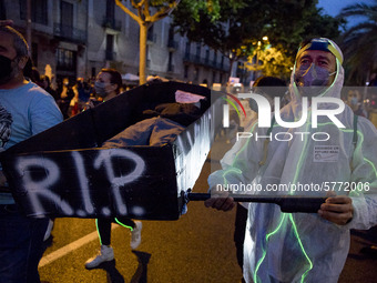 Workers and relatives of NISSAN and the multinational's subsidiary companies are protesting in the streets of Barcelona against the closure...