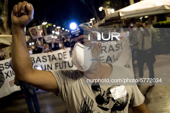 Workers and relatives of NISSAN and the multinational's subsidiary companies are protesting in the streets of Barcelona against the closure...