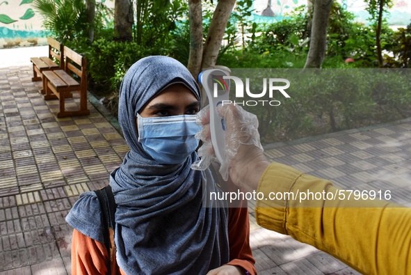 The start of the high school and Al-Azhar high school final exams, amid severe precautionary measures, sterilization, and temperature measur...