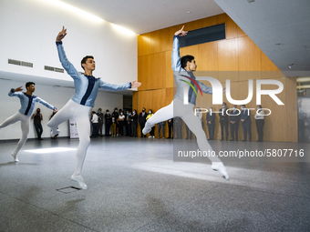 Students performs during the visit of President of the Republic Marcelo Rebelo De Sousa, Minister of Education Tiago Brandao Rodrigues and P...