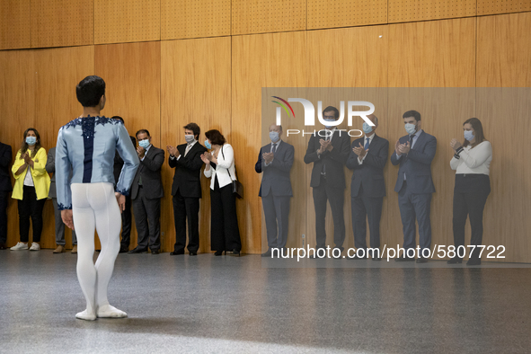 Students performs during the visit of President of the Republic Marcelo Rebelo De Sousa, Minister of Education Tiago Brandao Rodrigues and P...