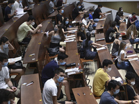 Students  enter to take the exams of the Evaluation of Access to University (EVAU) in Complutense University on July 06, 2020 in  Madrid, Sp...