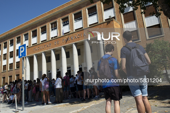 Students  enter to take the exams of the Evaluation of Access to University (EVAU) in Complutense University on July 06, 2020 in  Madrid, Sp...