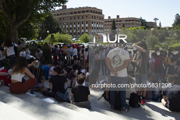 Students  enter to take the exams of the Evaluation of Access to University (EVAU) in Complutense University on July 06, 2020 in  Madrid, Sp...