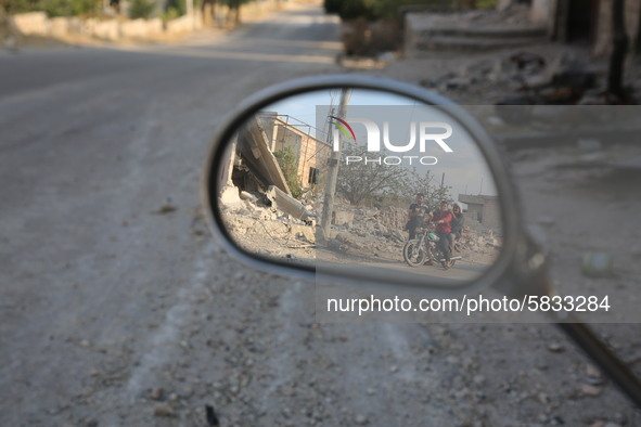 Syrian regime forces targeted artillery and rocket-propelled grenades in the town of Kansafra, Al-Barah, and Kafr Awaid in the southwestern...