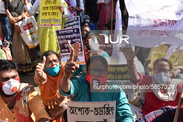 Left Front students union, youth wing and women's association protest on 16th July 2020, Kolkata, India. According to recent emergency situa...