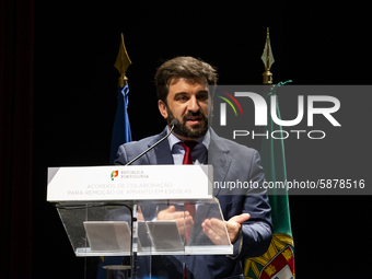 Minister of Education Tiago Brandao Rodrigues at a session, at the Autidorio Municipal de Gaia, of agreements to remove asbestos in schools...