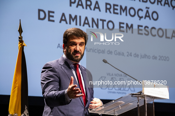 Minister of Education Tiago Brandao Rodrigues at a session, at the Autidorio Municipal de Gaia, of agreements to remove asbestos in schools...