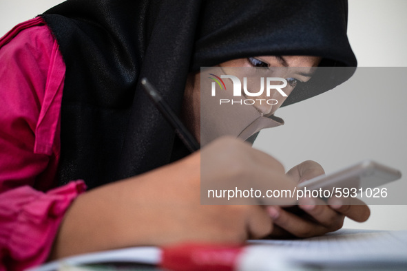 Mosque Al - Ikhlas, Bintaro provided free WiFi Internet Connection to students who want to learn online. Some Students whoe live near by the...