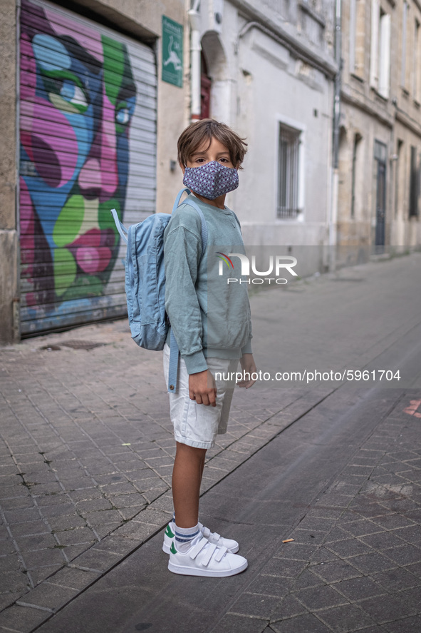  A children go back to school with a mask in Bordeaux, France on September 1st 2020.  Due to the coronavirus epidemic (Covid-19), wearing a...