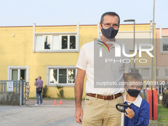 Throughout Italy, the crisis due to Covid 19 has forced schools to delay their opening, until today. This morning the G. Negri Elementary Sc...