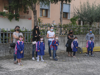 Throughout Italy, the crisis due to Covid 19 has forced schools to delay their opening, until today. This morning the G. Negri Elementary Sc...