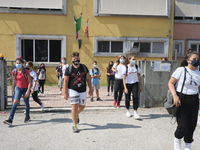 Throughout Italy, the crisis due to Covid 19 has forced schools to delay their opening, until today. This morning the G. Negri Elementary Sc...