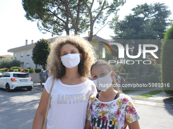 Throughout Italy, the crisis due to Covid 19 has forced schools to delay their opening, until today. This morning the G. Negri Elementary Sc...