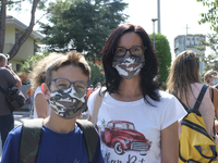 Throughout Italy, the crisis due to Covid 19 has forced schools to delay their opening, until today. This morning the G. Negri Elementary Sc...