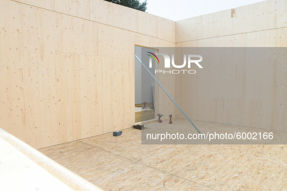 Works for the construction of prefabricated buildings destined to become classrooms to guarantee and carry out activities in safety, Italy,...