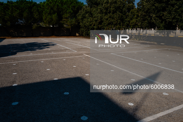 External atrium of the Don Tonino Bello High School in Molfetta, with the tracking of safety distances, pending the reopening of the school...